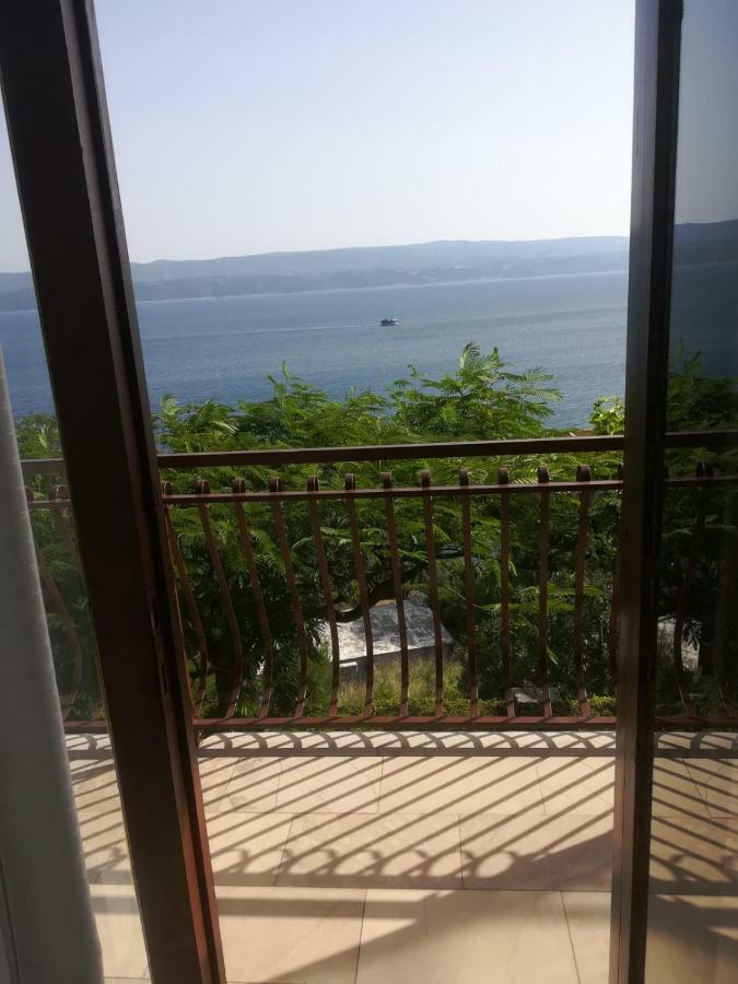 Apartmani Ujdur 奥米什 外观 照片