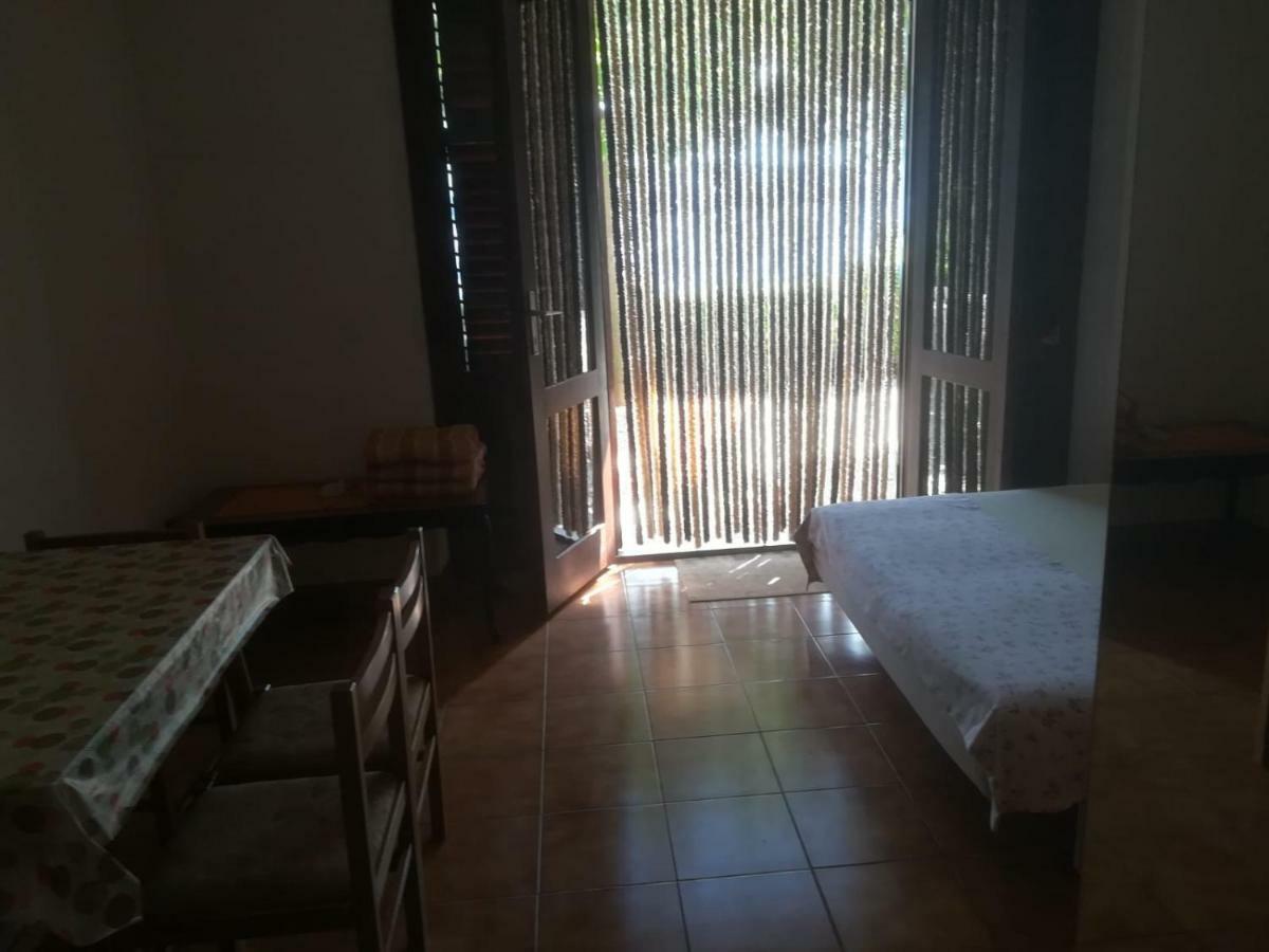 Apartmani Ujdur 奥米什 外观 照片