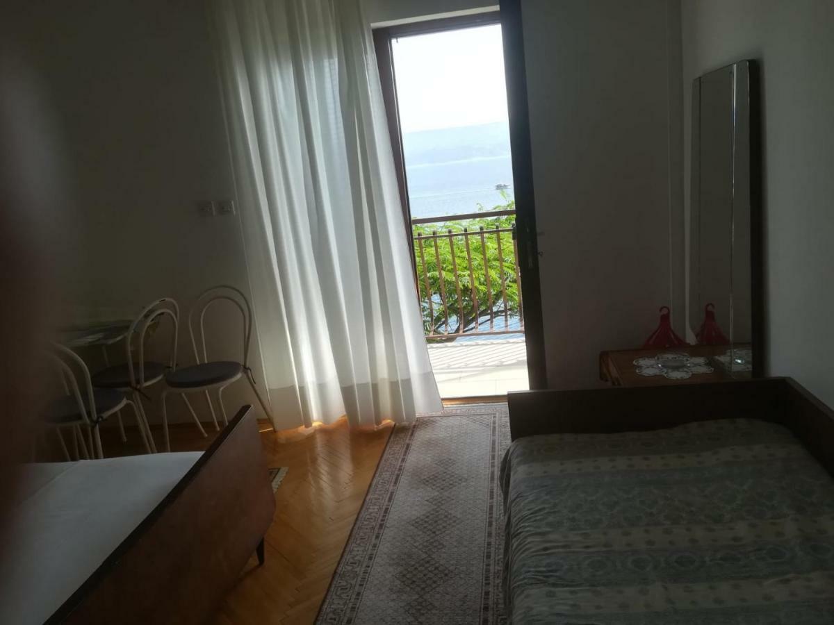 Apartmani Ujdur 奥米什 外观 照片