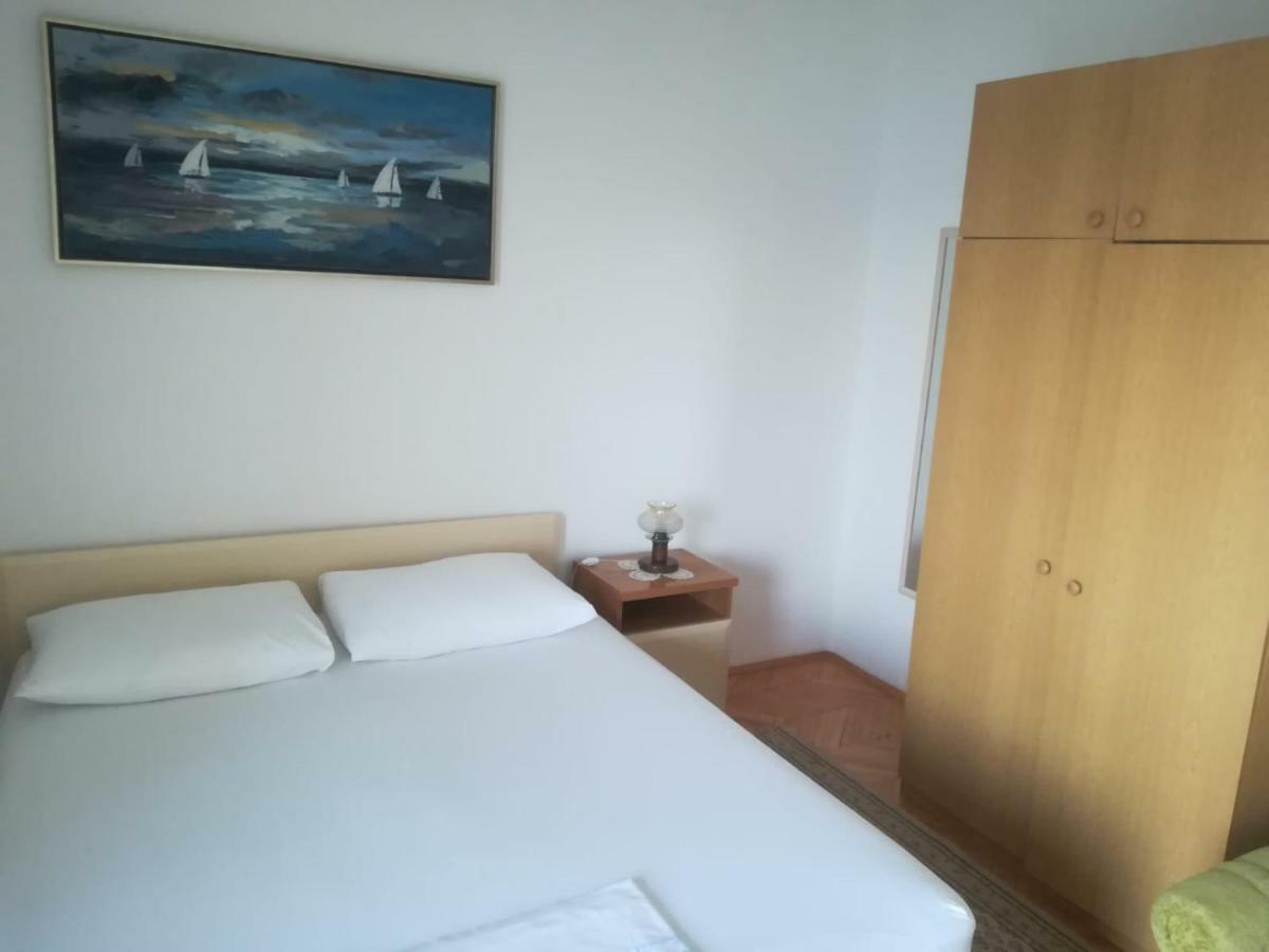 Apartmani Ujdur 奥米什 外观 照片