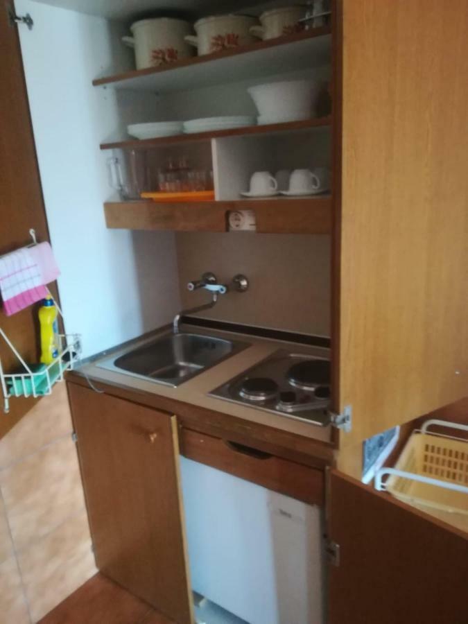 Apartmani Ujdur 奥米什 外观 照片