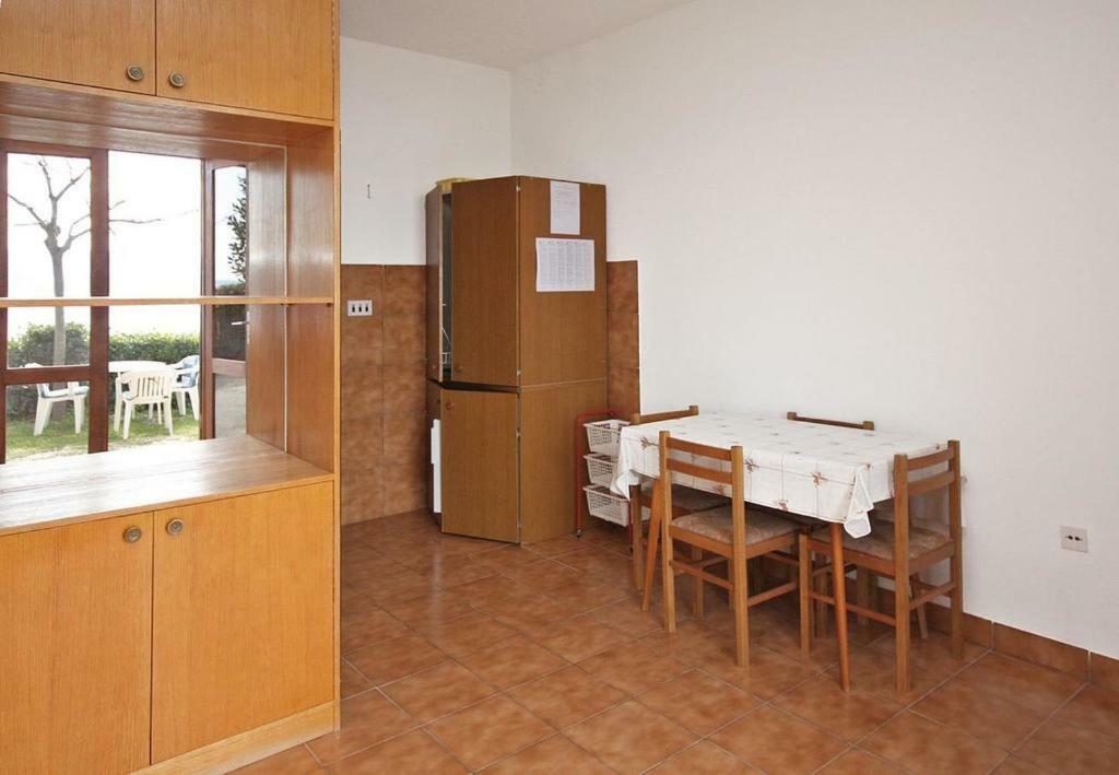 Apartmani Ujdur 奥米什 外观 照片